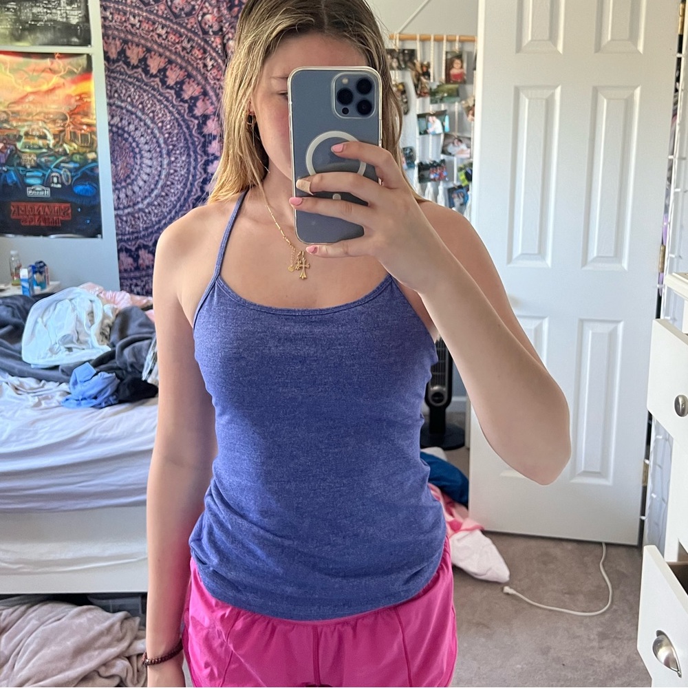 size 6 Lululemon tank, built in padding. padding included